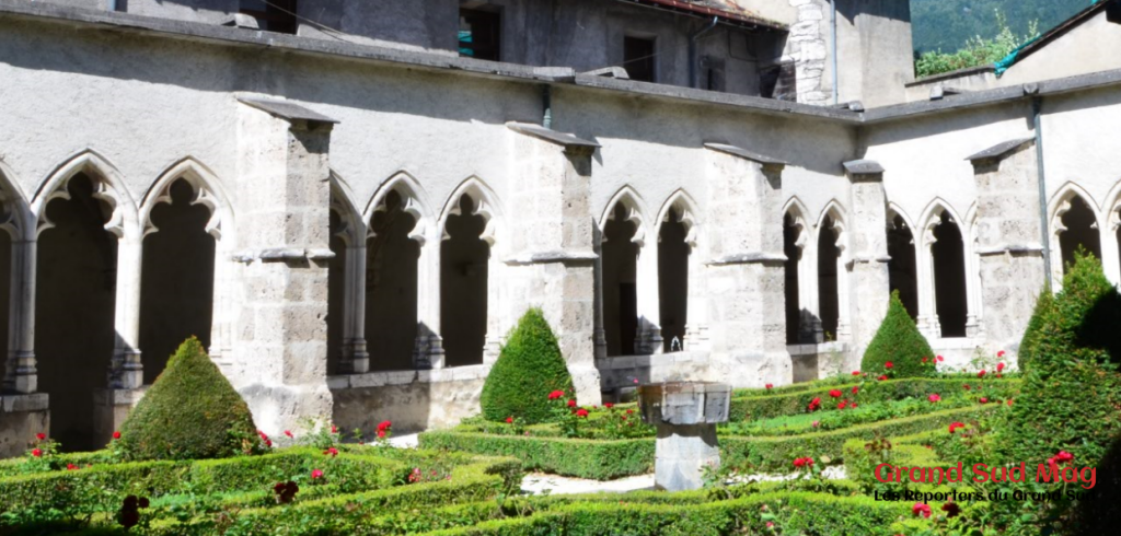 Cloître gothique St-Jean de Maurienne