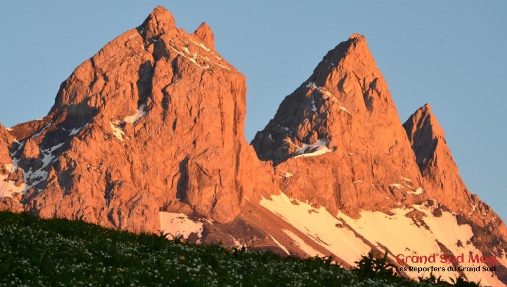 Au pieds des Aiguilles d'Arves