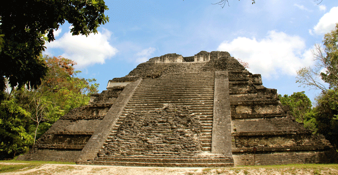 tikal_pyramide